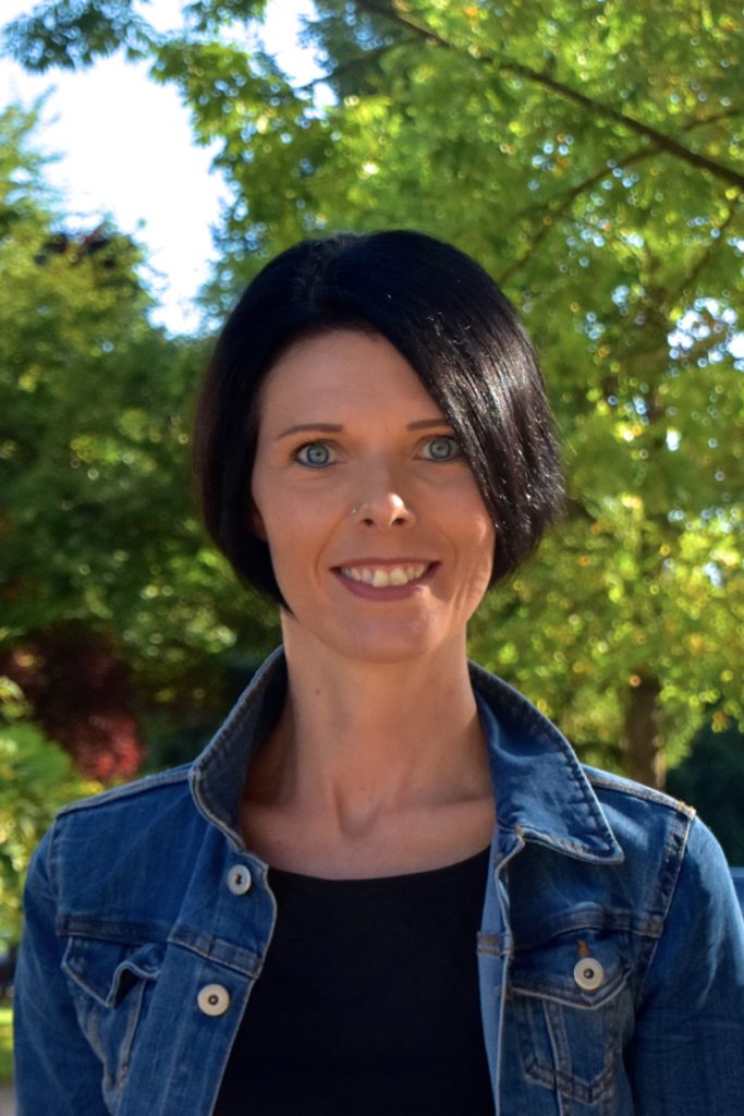 Iris Pricher